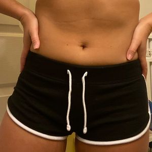 Divided H&M black shorts